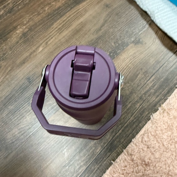 24oz Stanley Deep Purple Insulated Bottle with slip straw lid - Picture 3 of 3